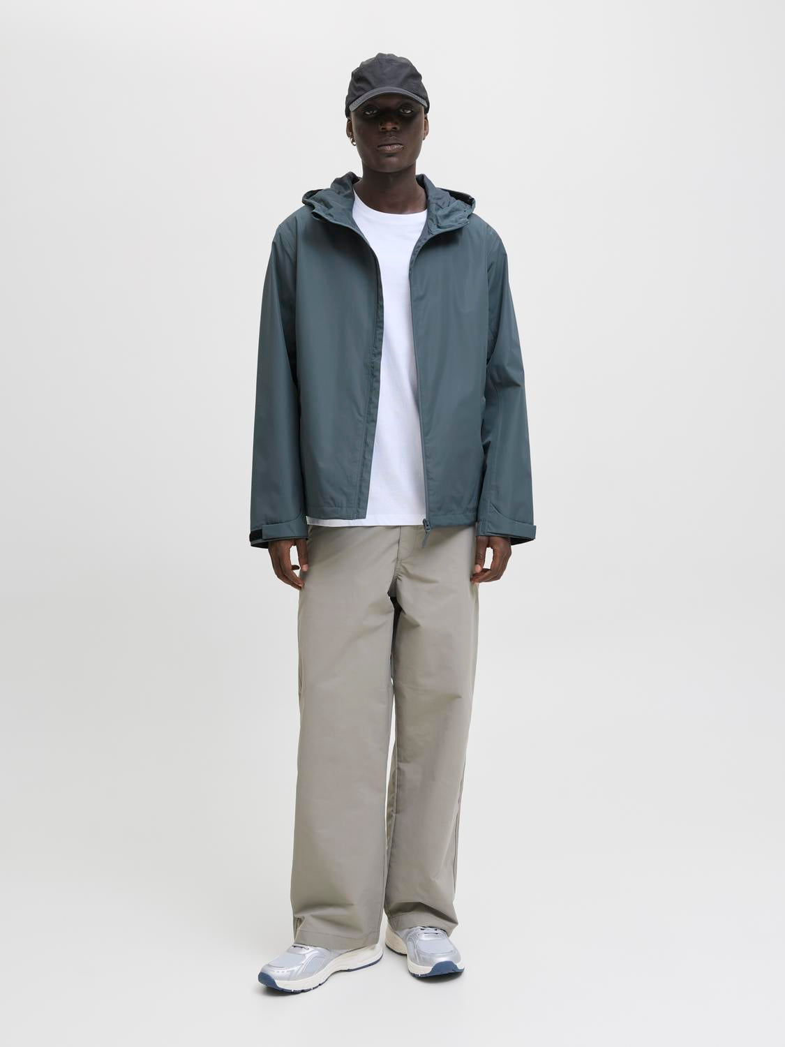 model_shot-front_full